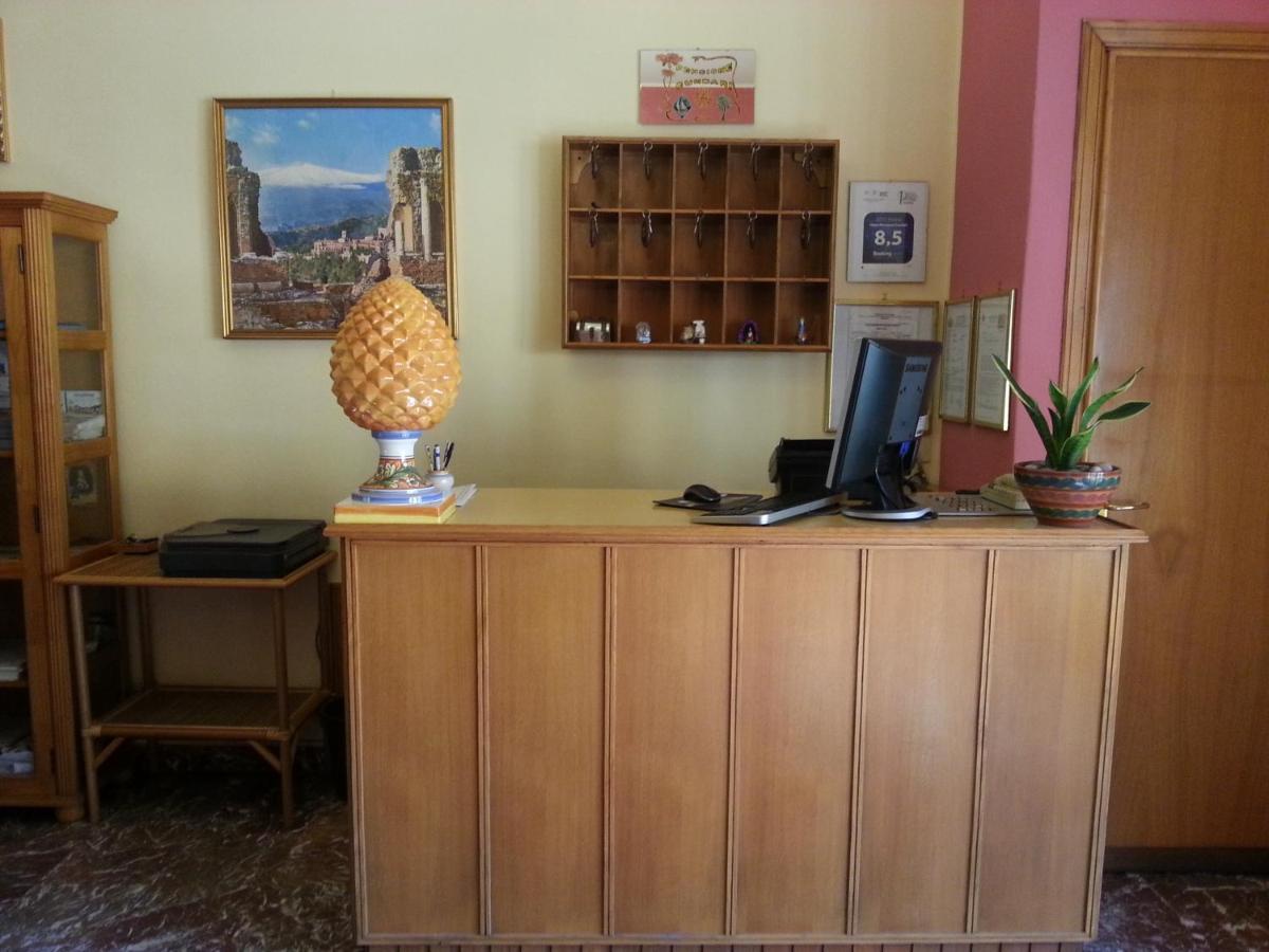 Hotel Pensione Cundari Taormina Exterior foto